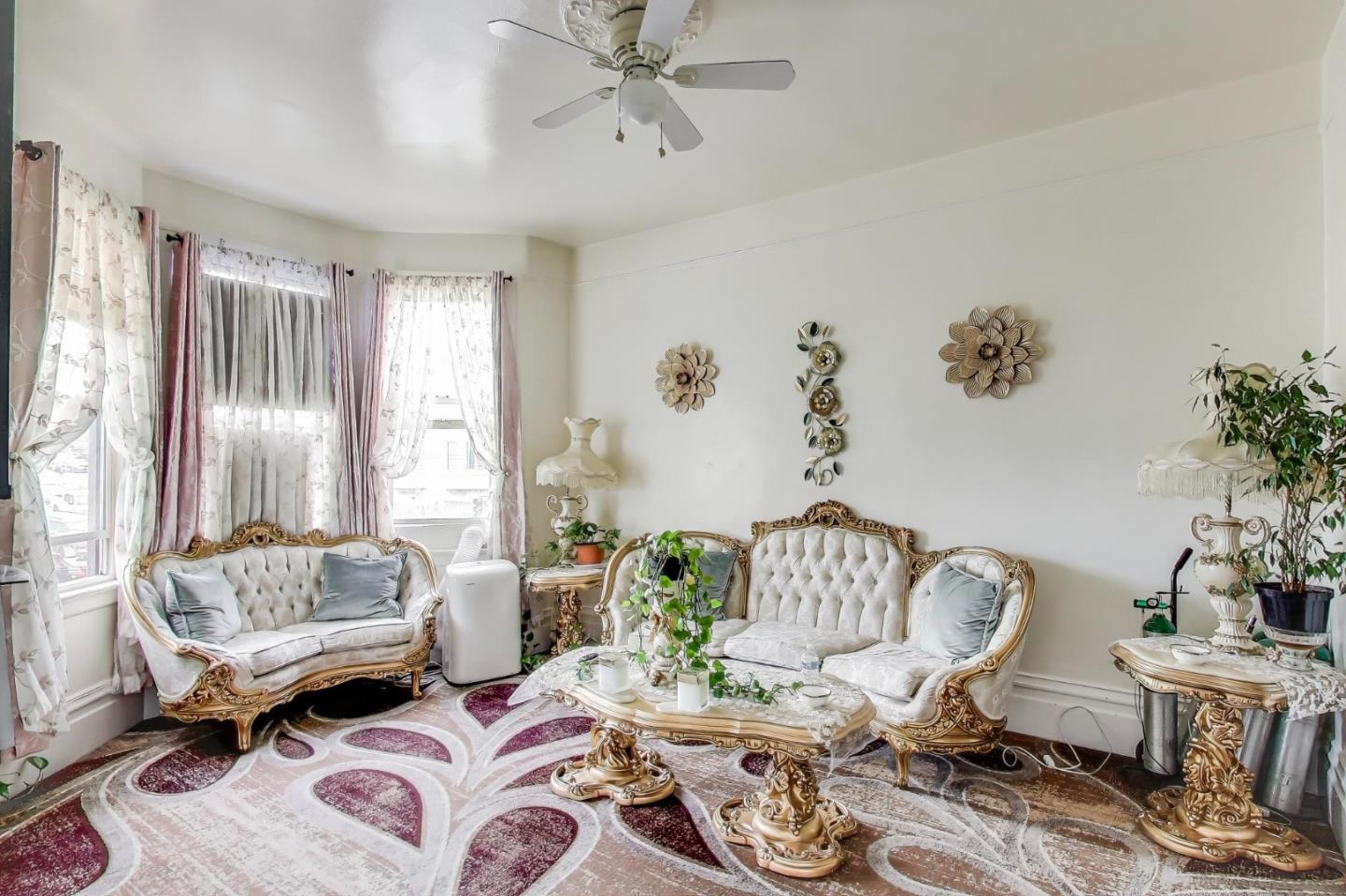 4592-4594 Mission Street