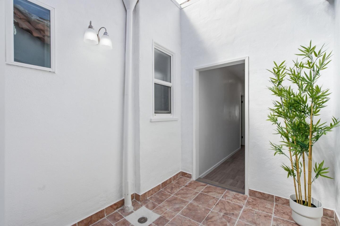 152 West Moltke Street