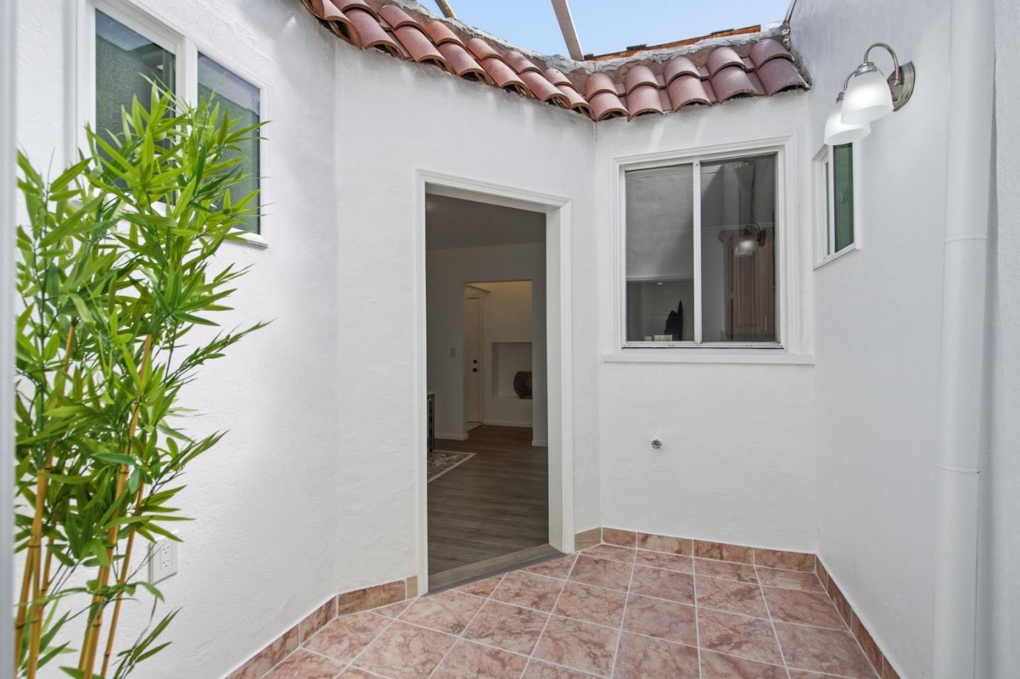 152 West Moltke Street