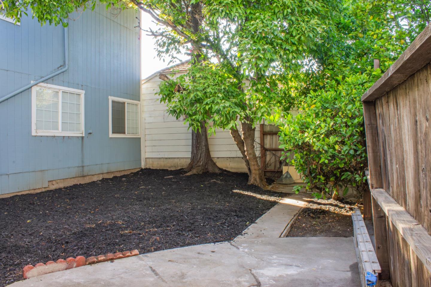 670 Santa Lucia Avenue