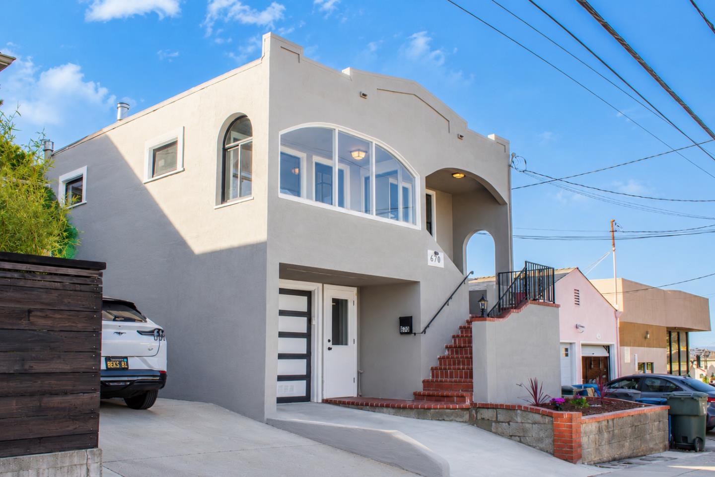 670 Santa Lucia Avenue