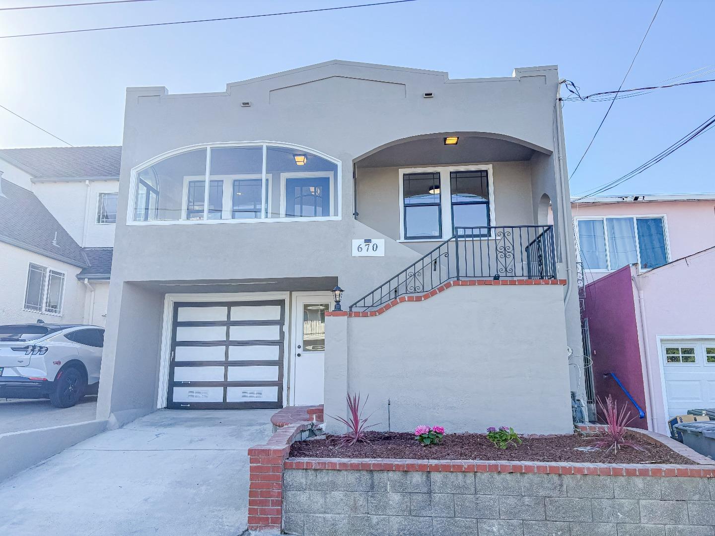 670 Santa Lucia Avenue