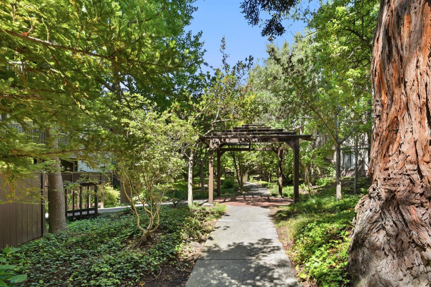 2110 Shelter Creek LN