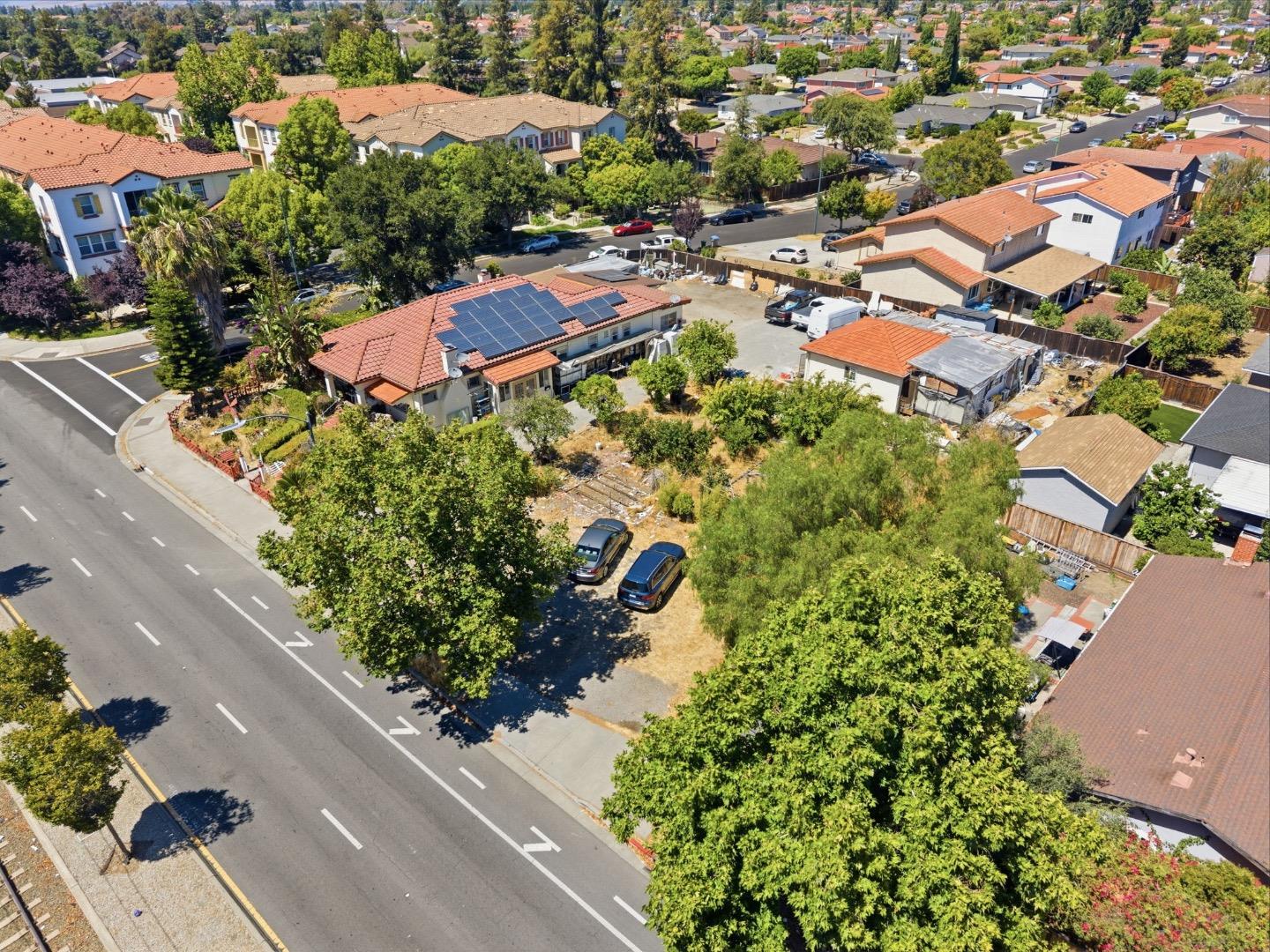 Capitol AVE