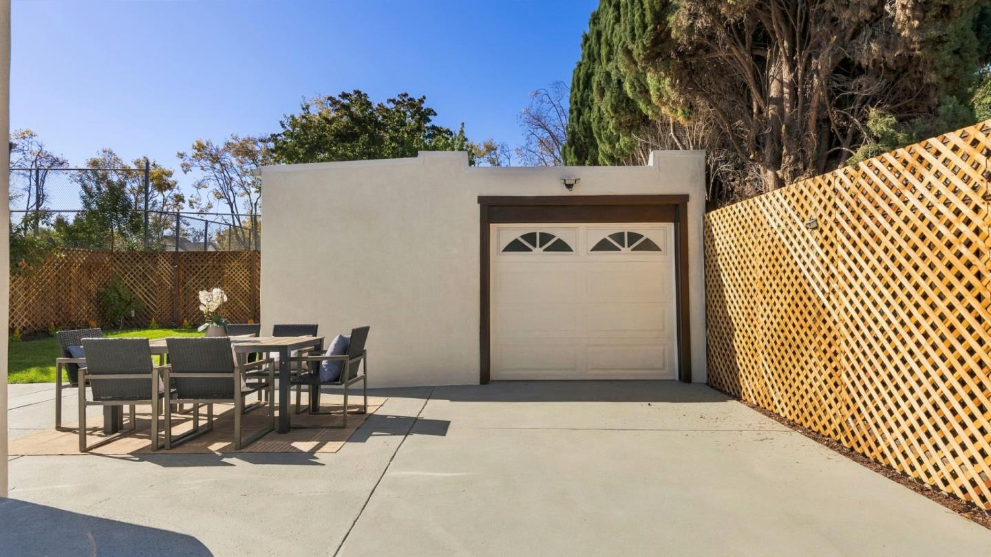 1425 California DR