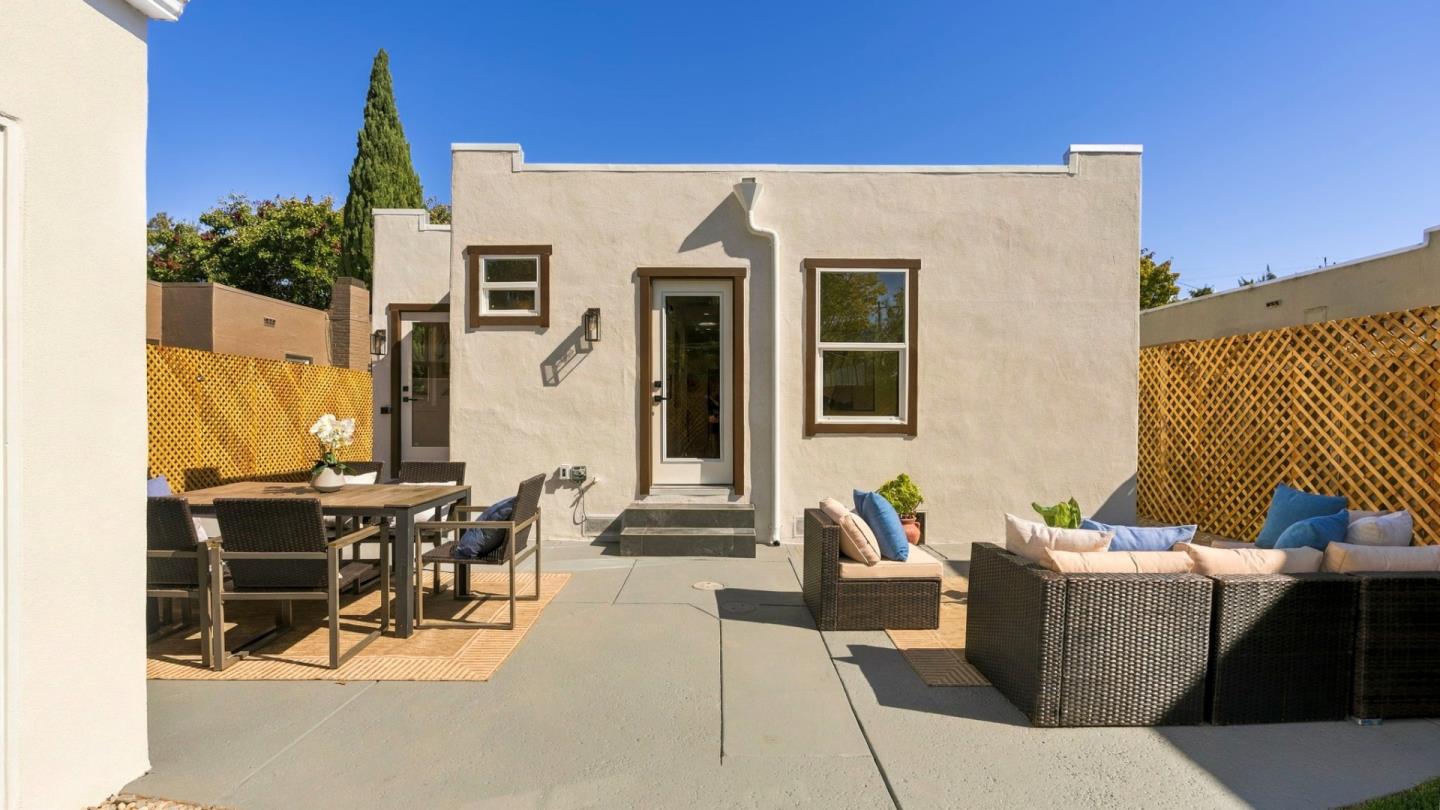 1425 California DR