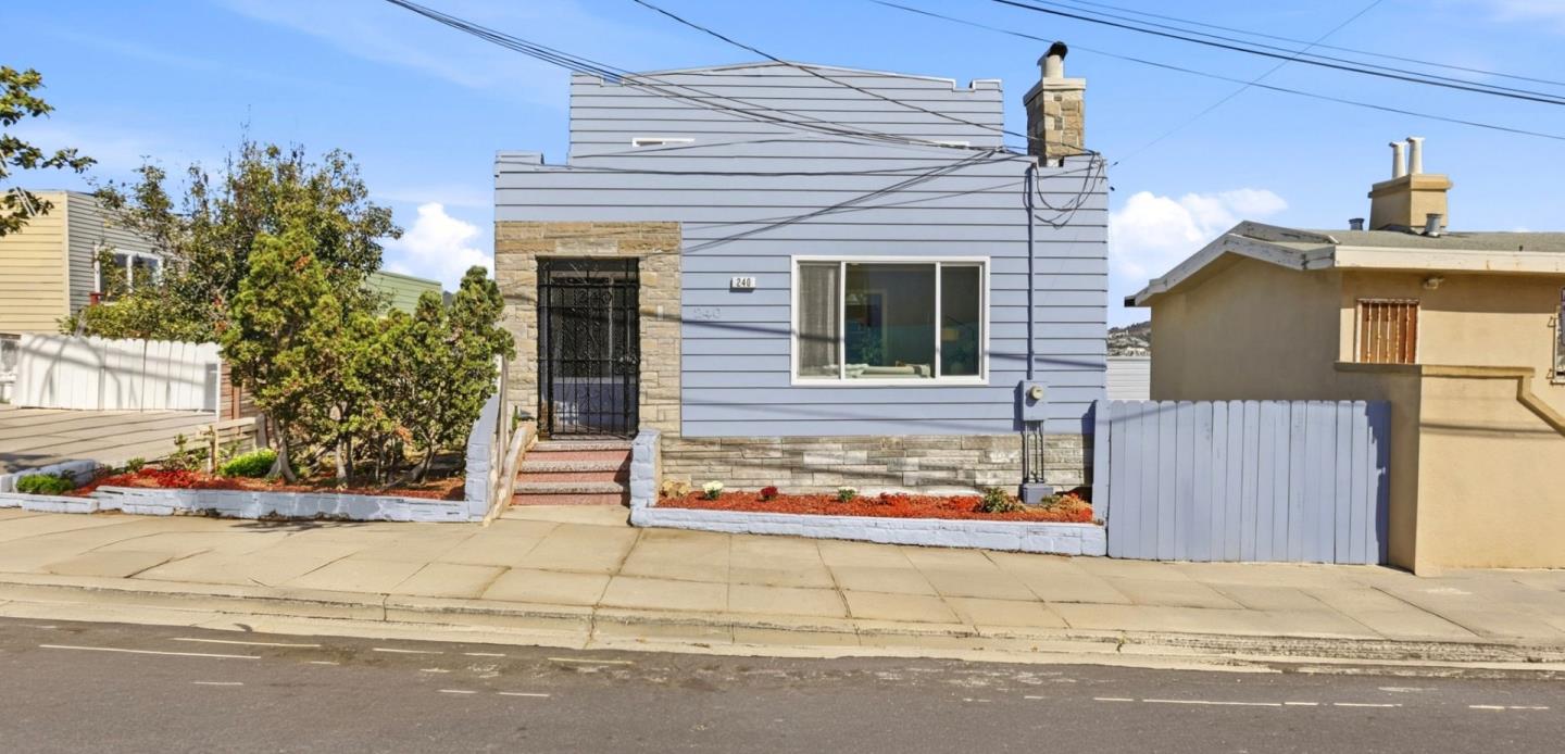 240 Martin ST