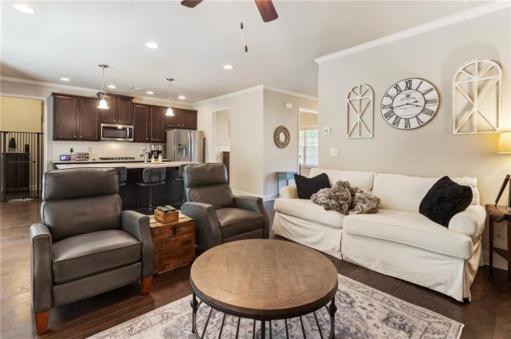 4018 Oxford Lane