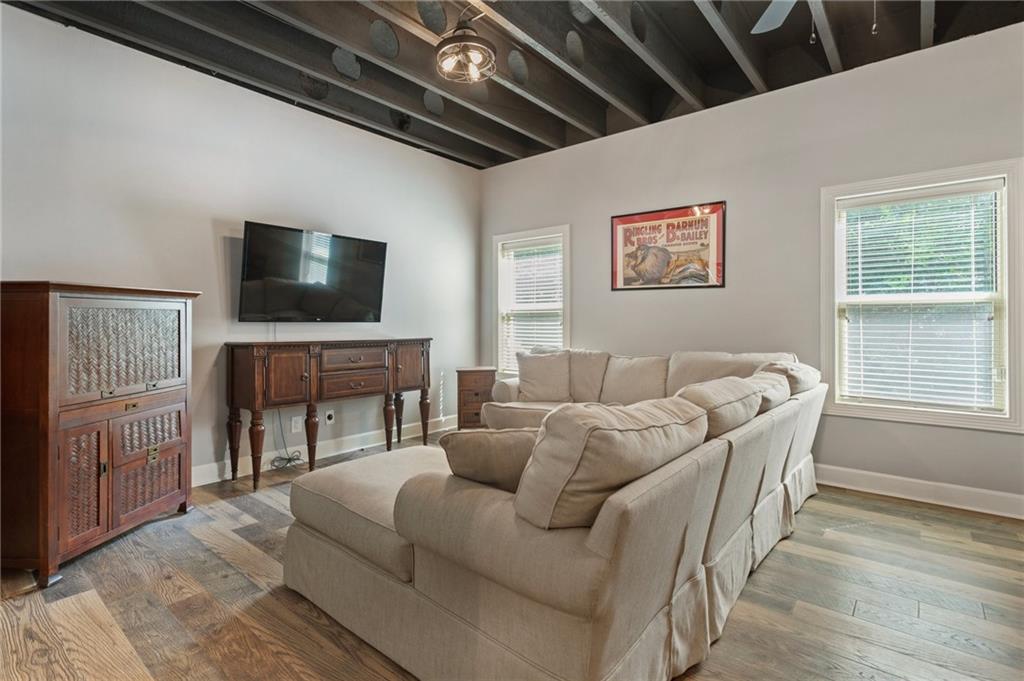 4018 Oxford Lane