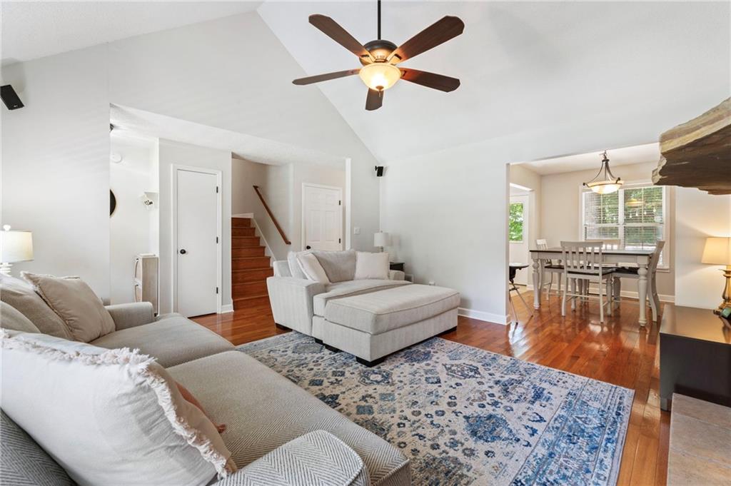 4120 Chanticleer Drive NW