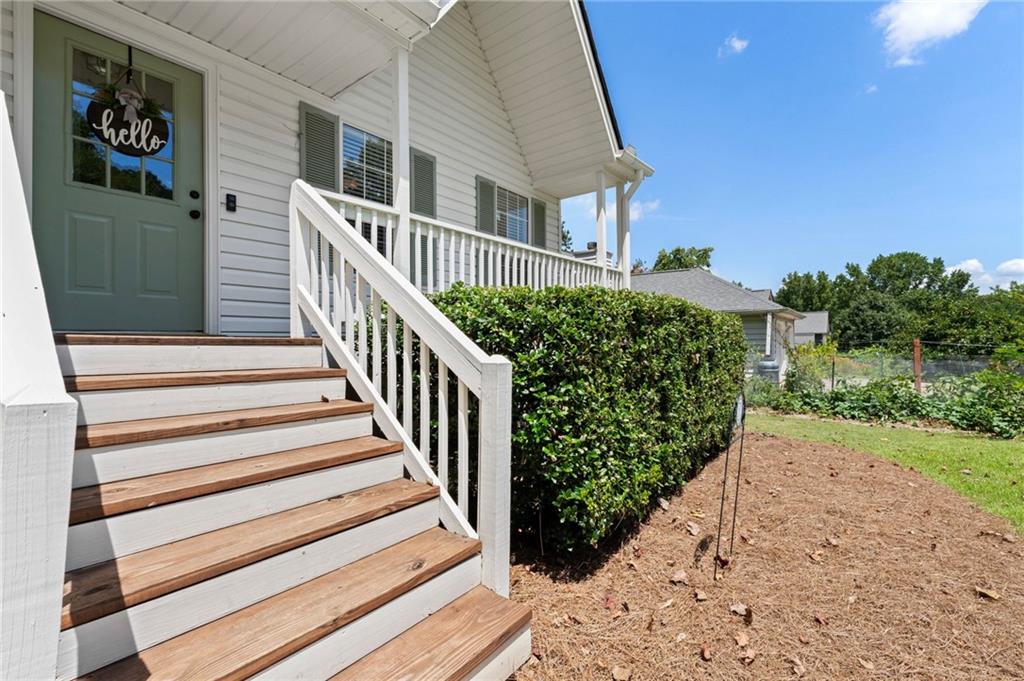 4120 Chanticleer Drive NW