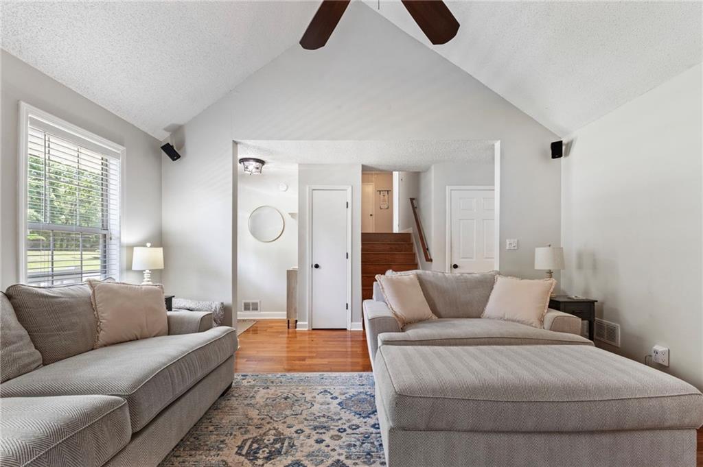 4120 Chanticleer Drive NW