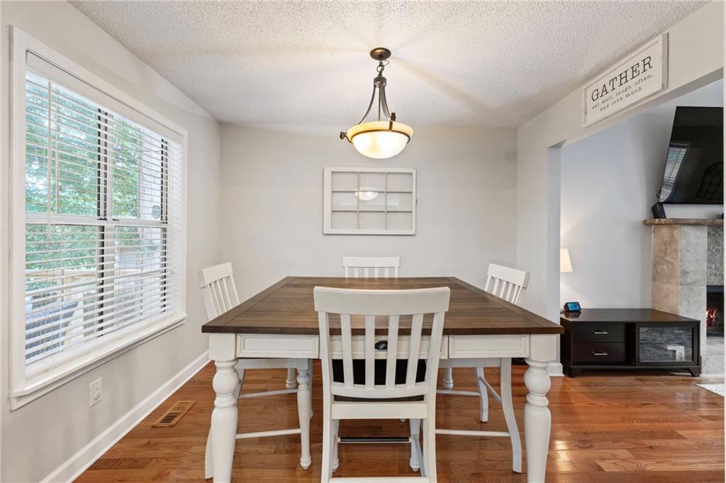 4120 Chanticleer Drive NW