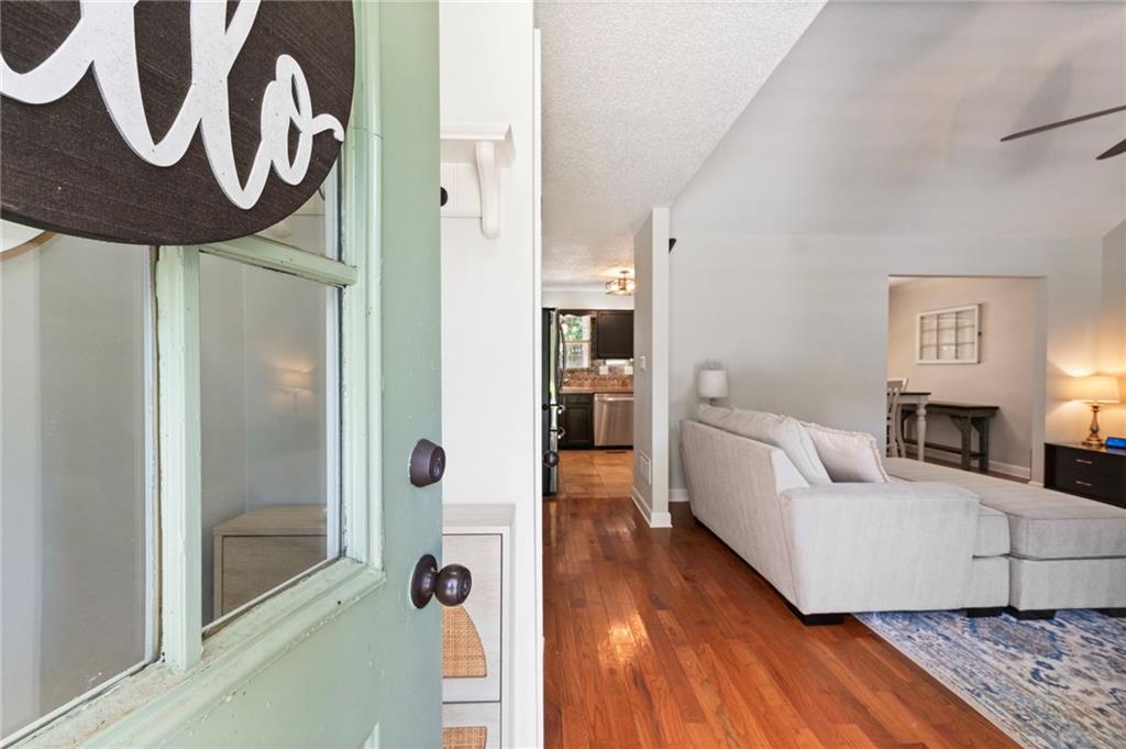 4120 Chanticleer Drive NW