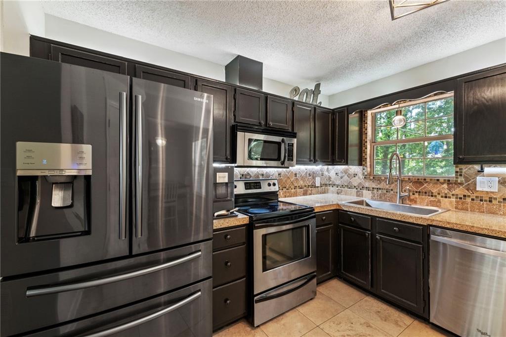 4120 Chanticleer Drive NW