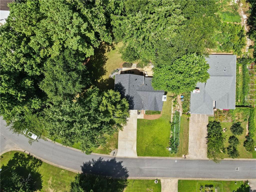 4120 Chanticleer Drive NW