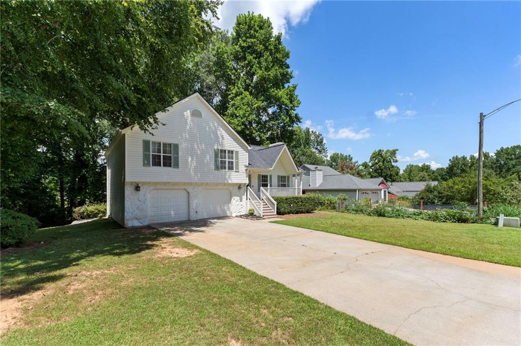 4120 Chanticleer Drive NW