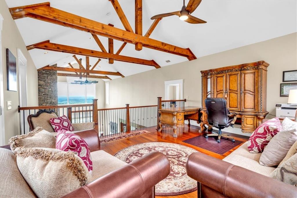 52 Waterside Drive SE