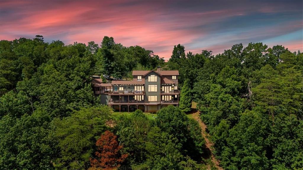 52 Waterside Drive SE