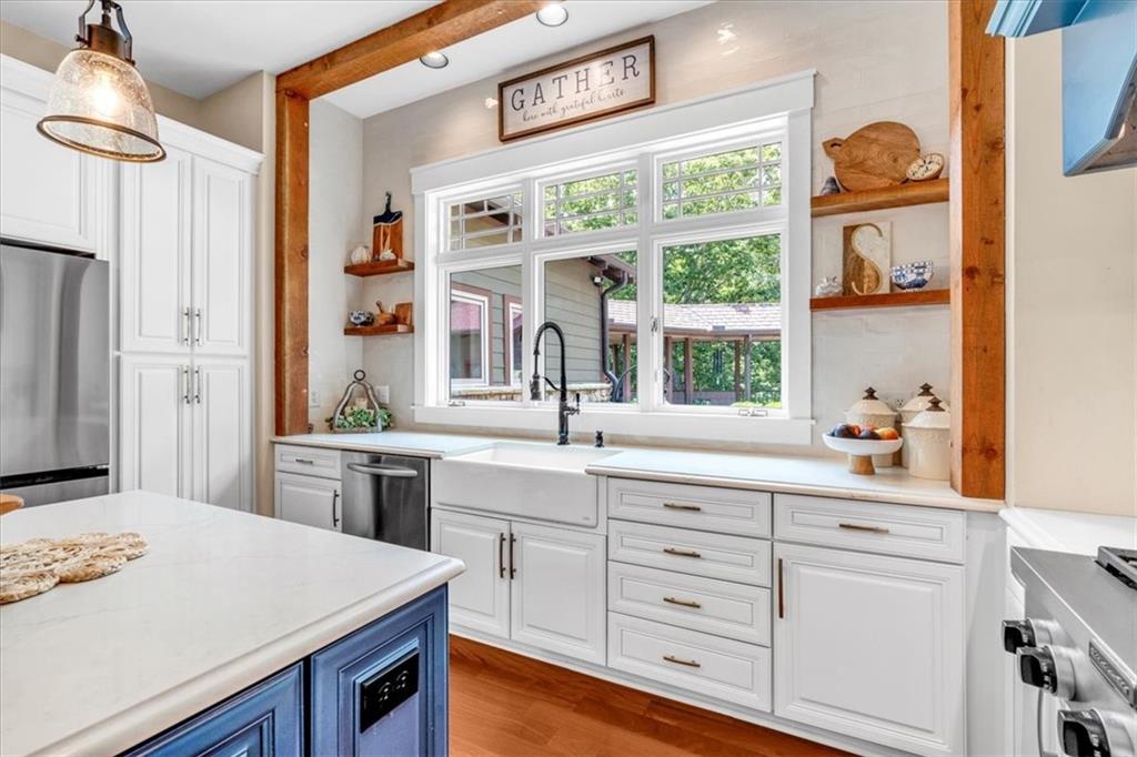 52 Waterside Drive SE