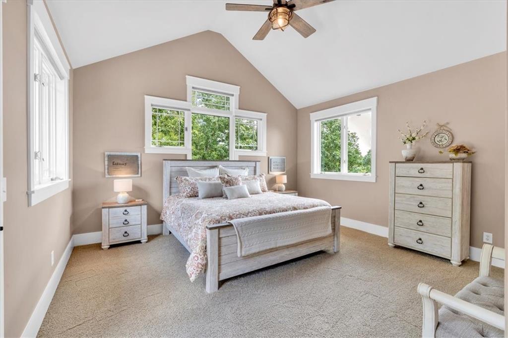 52 Waterside Drive SE