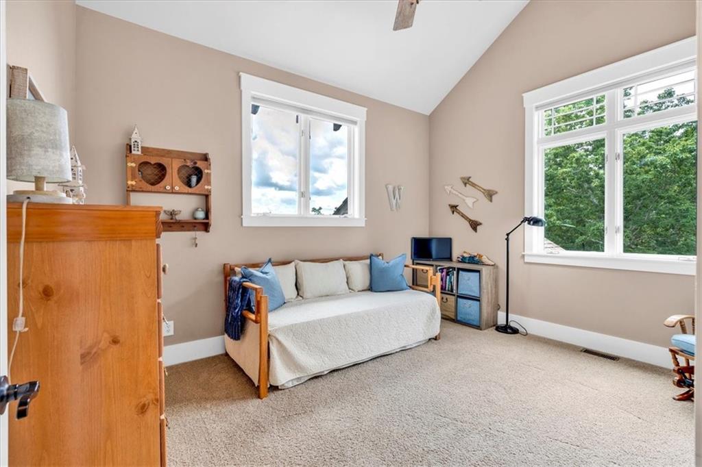 52 Waterside Drive SE