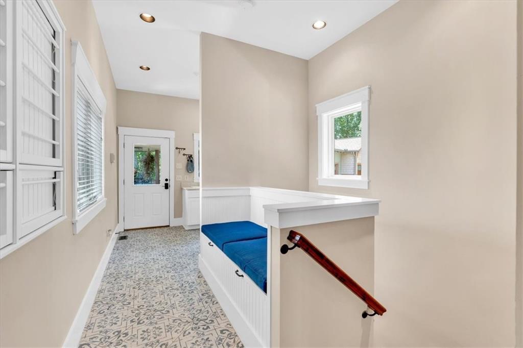 52 Waterside Drive SE