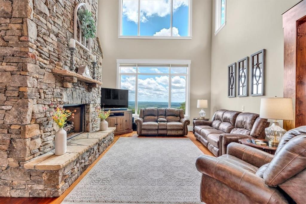 52 Waterside Drive SE