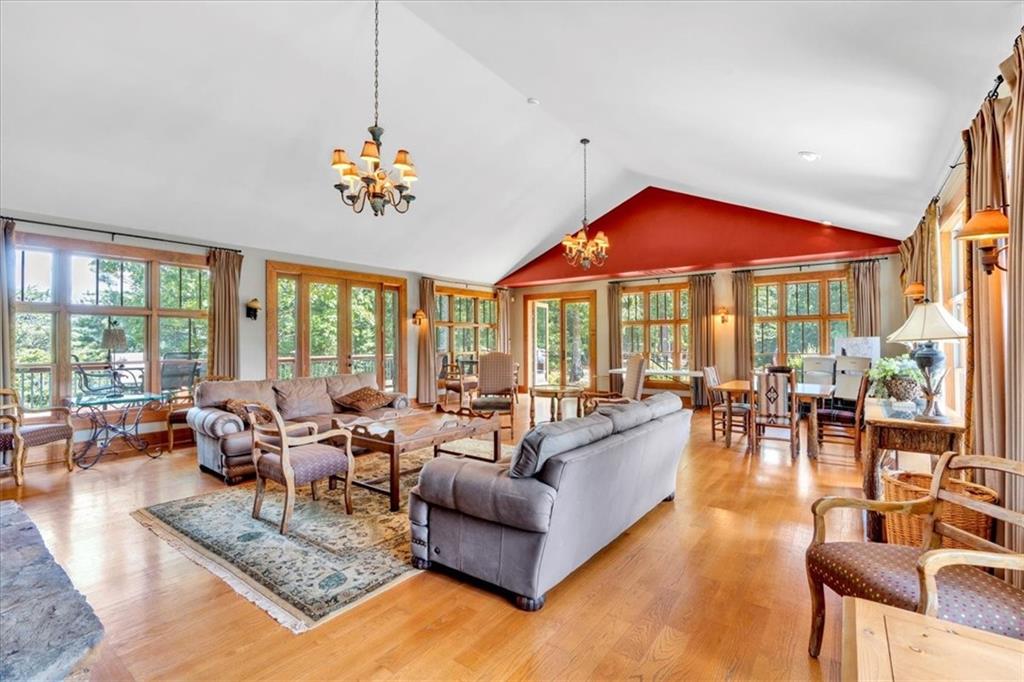 52 Waterside Drive SE