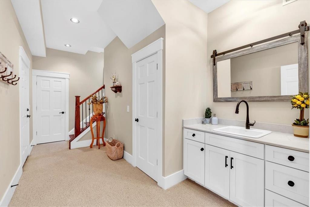 52 Waterside Drive SE