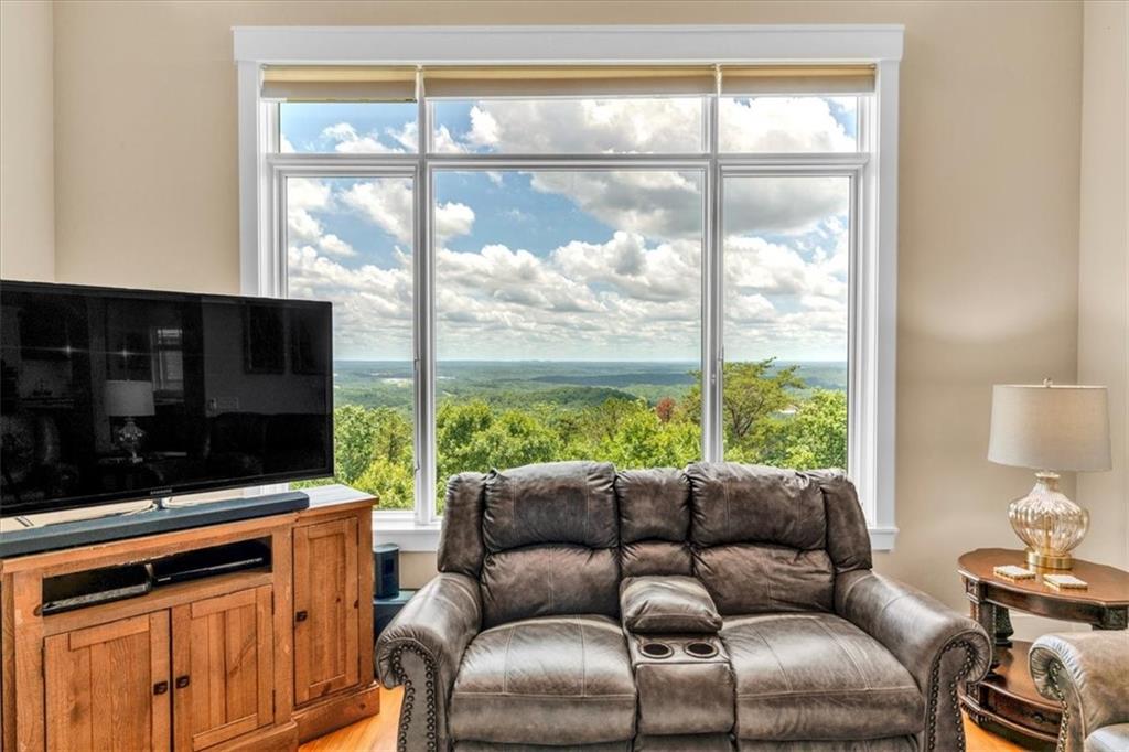 52 Waterside Drive SE