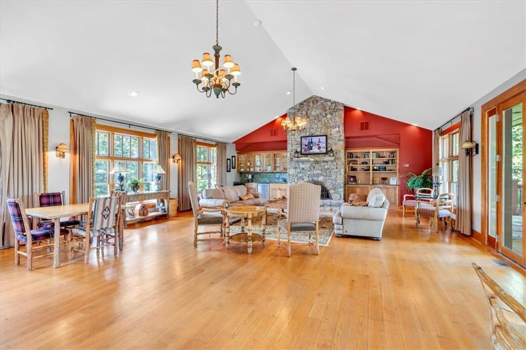 52 Waterside Drive SE