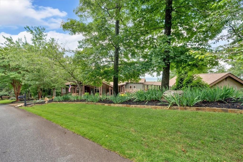 52 Waterside Drive SE