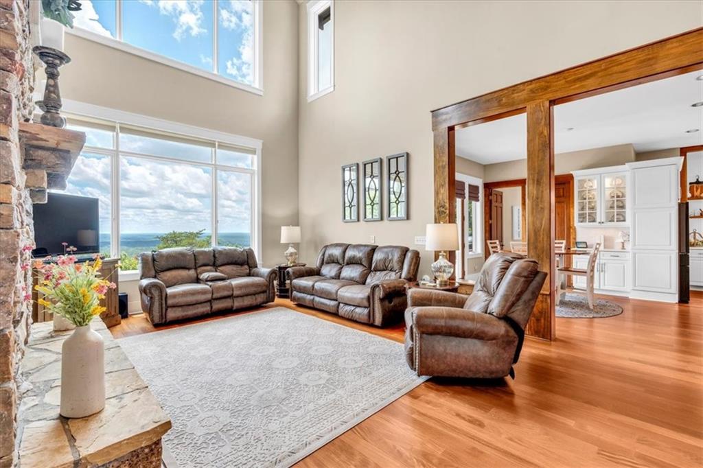 52 Waterside Drive SE