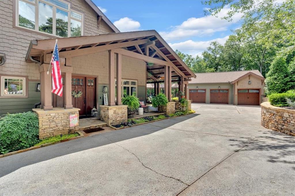 52 Waterside Drive SE