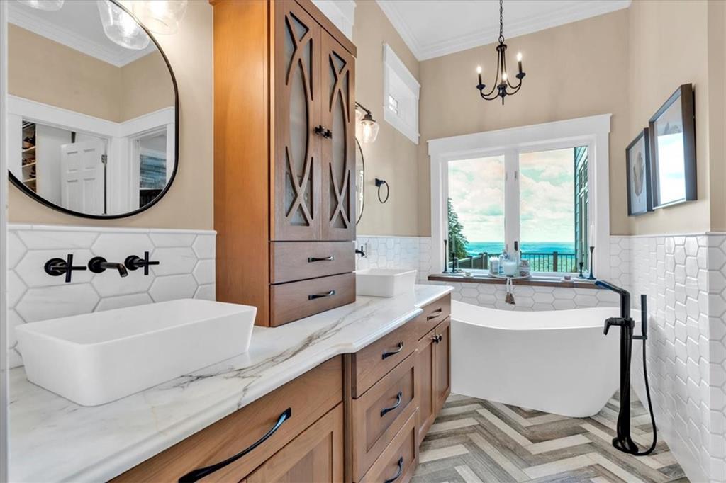 52 Waterside Drive SE