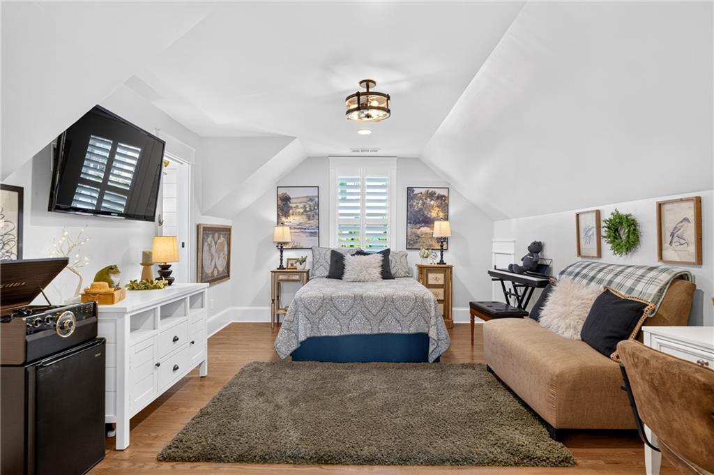 4112 Beverly Place