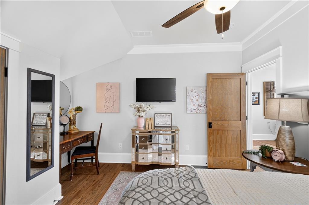 4112 Beverly Place