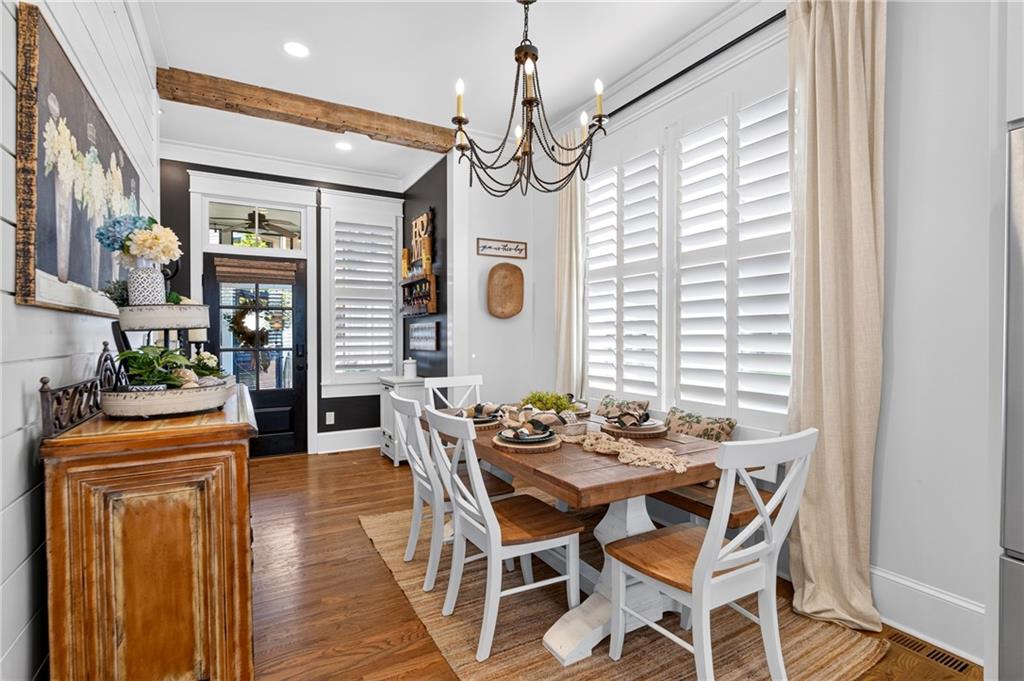 4112 Beverly Place