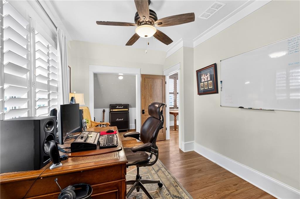 4112 Beverly Place