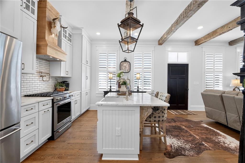 4112 Beverly Place