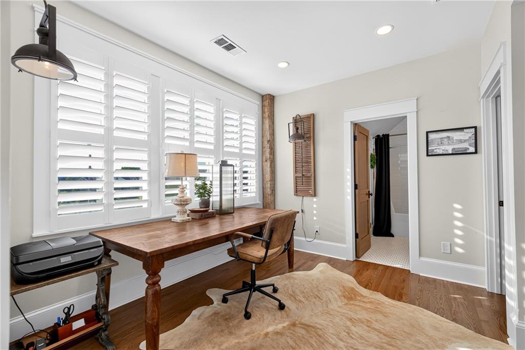 4112 Beverly Place