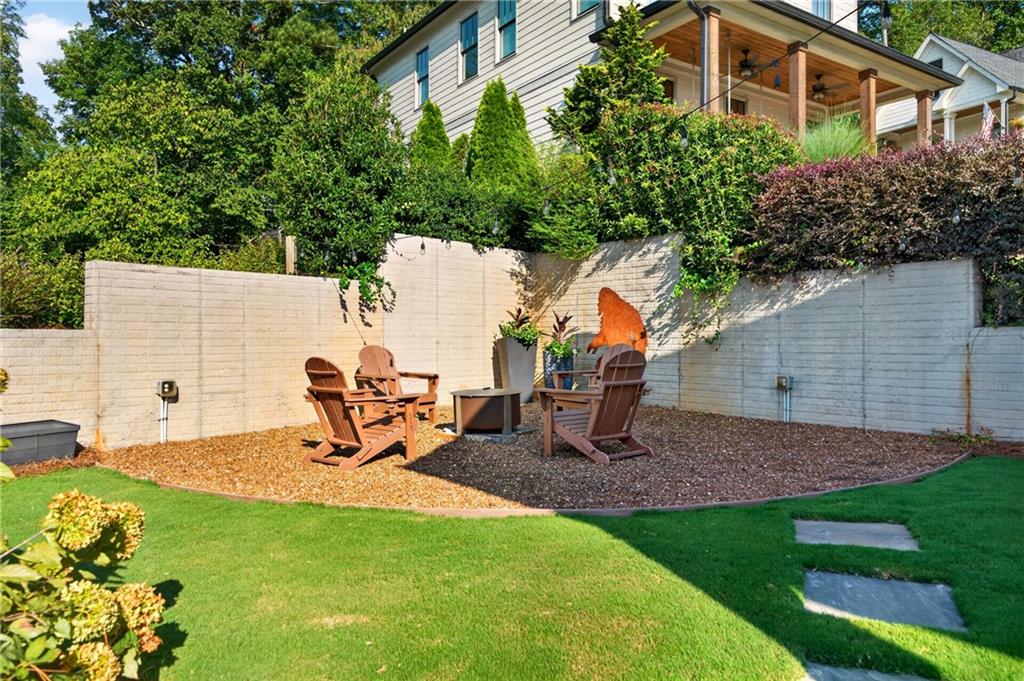 4112 Beverly Place