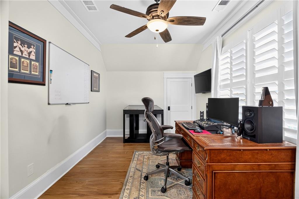4112 Beverly Place