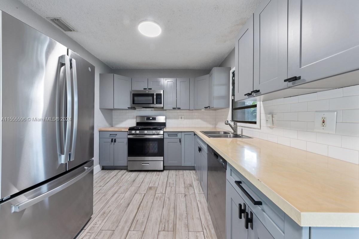 301 NW 51st St