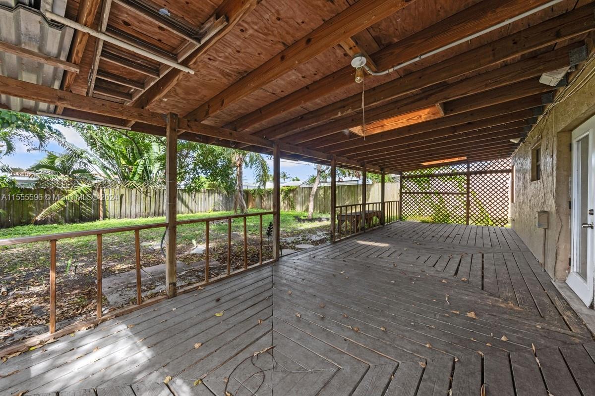 301 NW 51st St