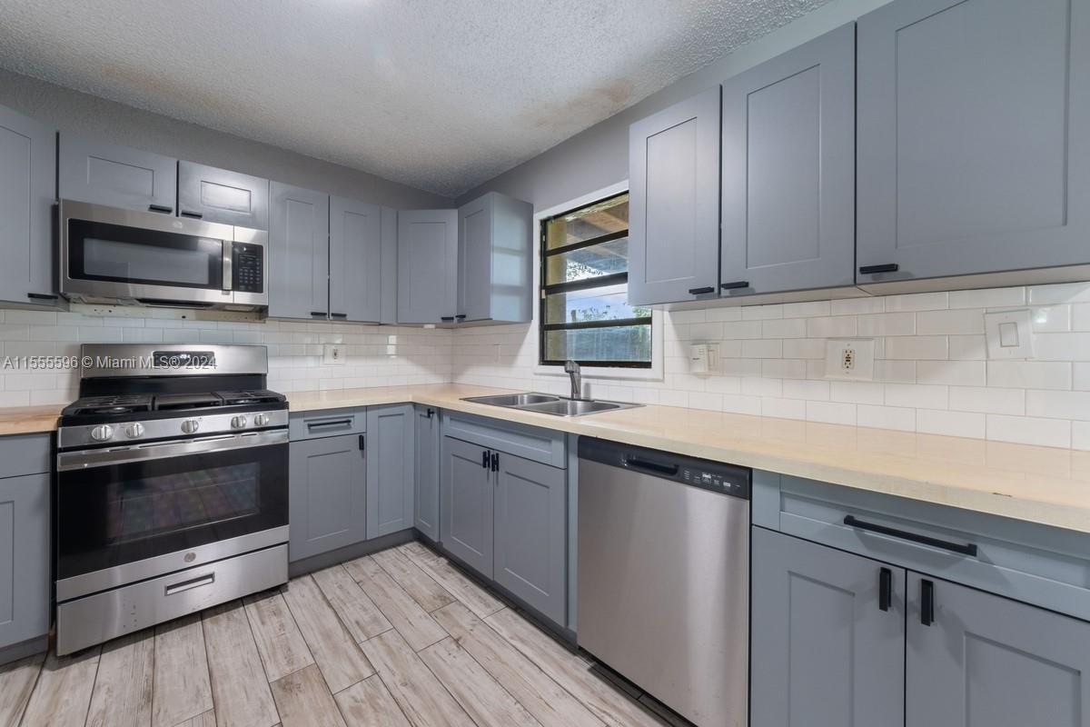 301 NW 51st St