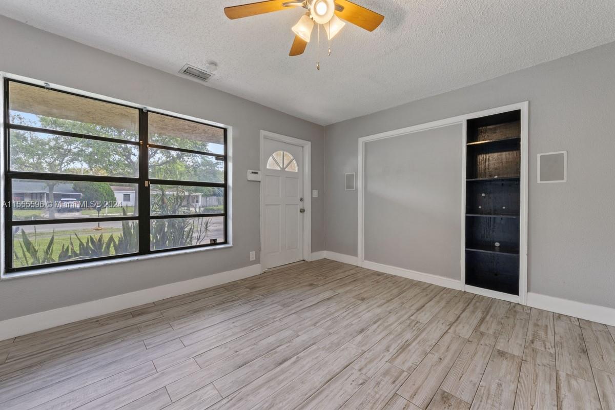 301 NW 51st St