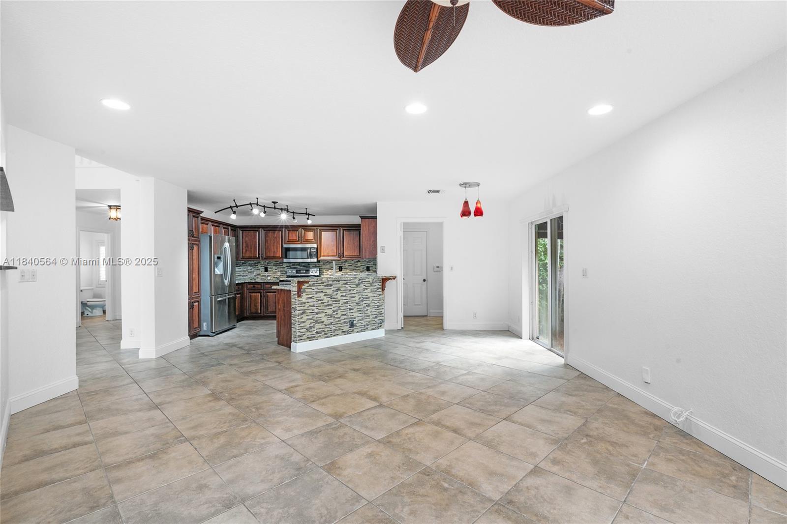 5919 NW 59th Ave