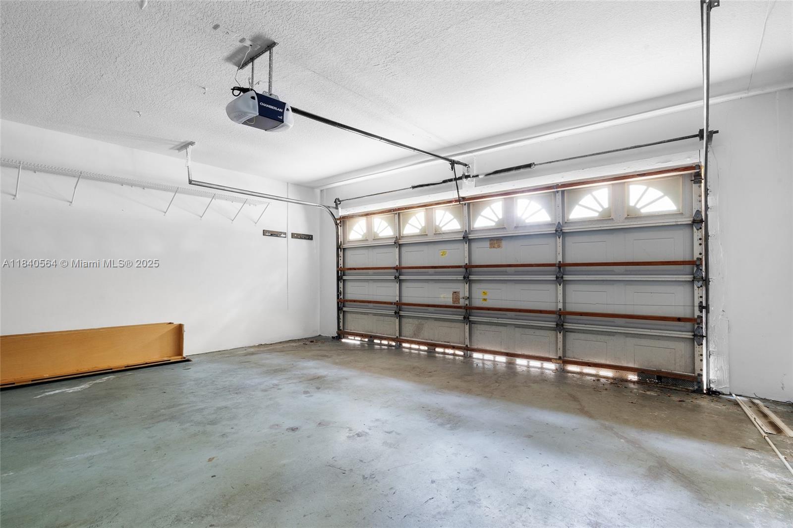 5919 NW 59th Ave